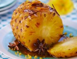 Ananas flambé au caramel d’épices | Ananas flambé al caramello di spezie | Mauritius