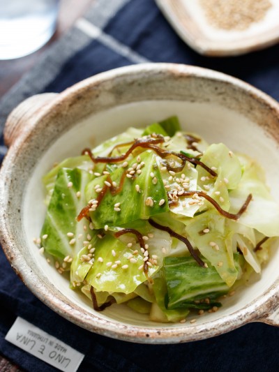 Insalata di cavolo verza, bacon e alghe | Corea