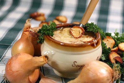 Soupe gratinée à l’oignon | Zuppa di cipolle gratinata | Francia