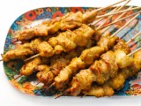 Spiedini di pollo marinati in stile punjabi | Pakistan